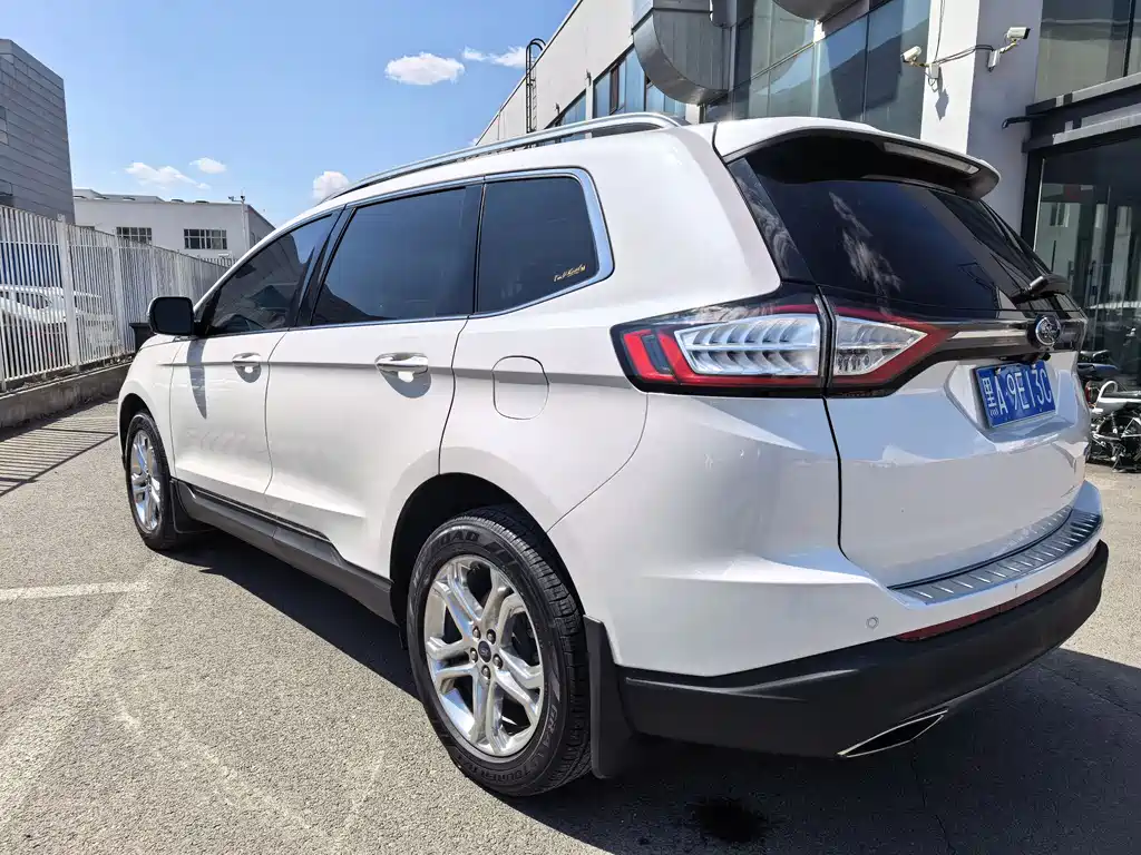 Ford Edge 2016 — фото 6