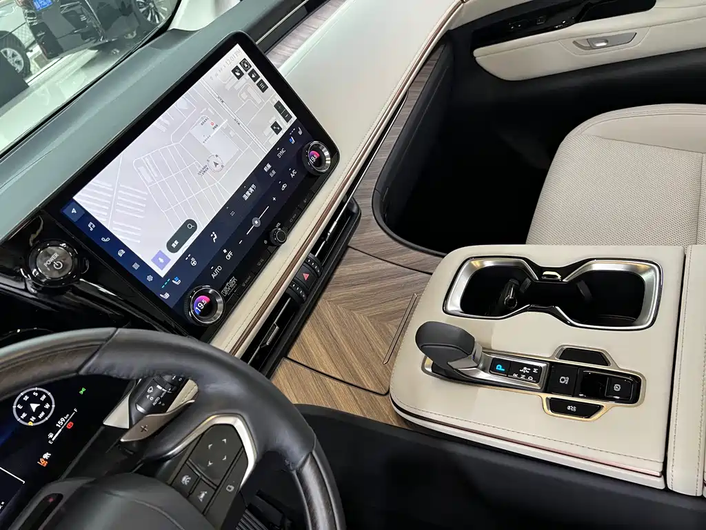 Lexus LM 2025 — фото 25