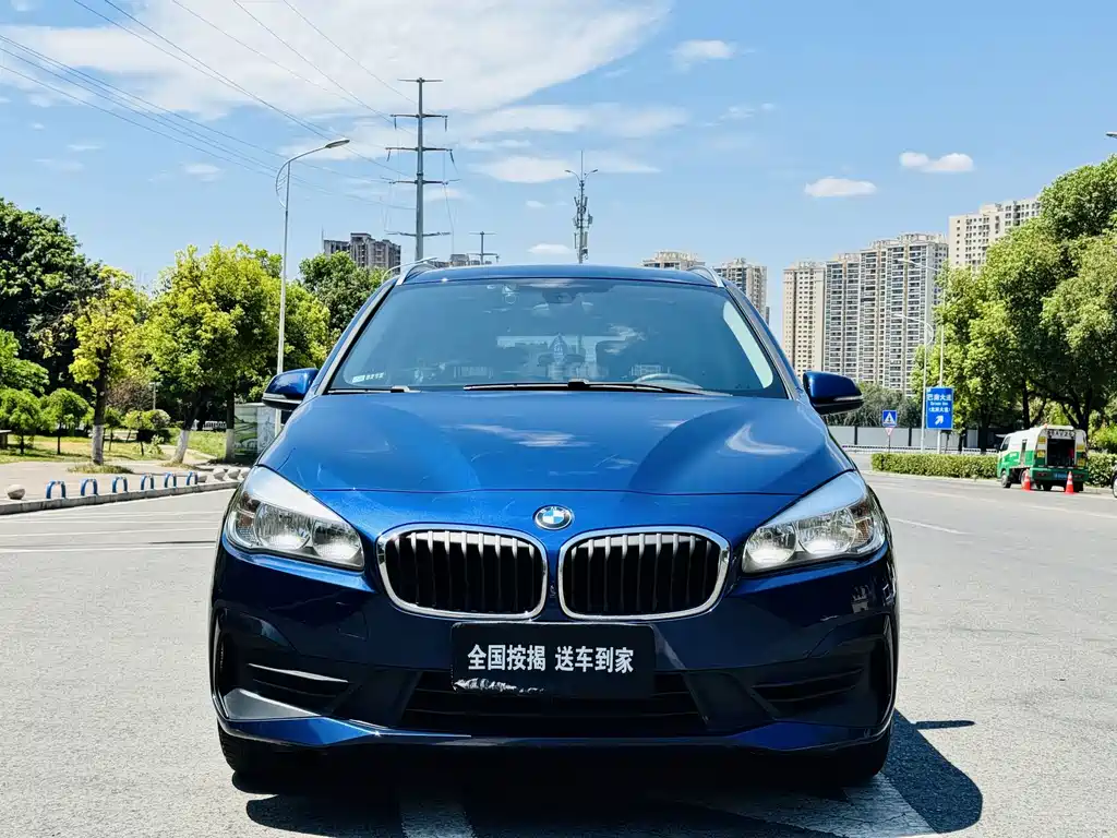 BMW 2 Series Wagon 2018 — фото 2