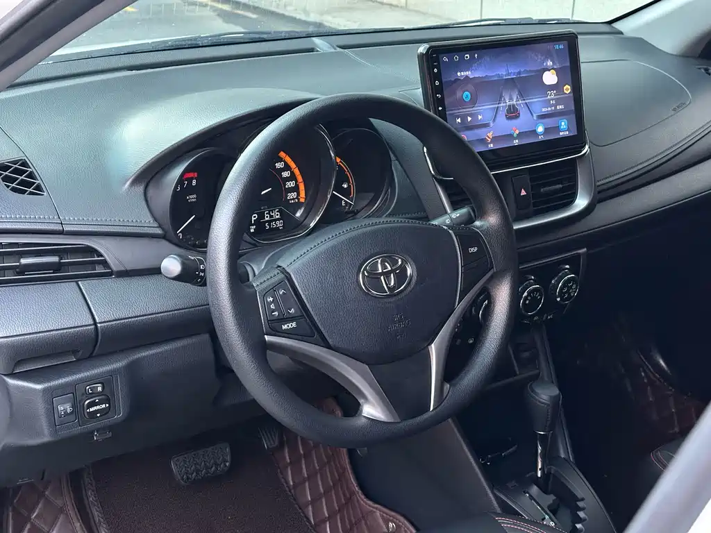Toyota Yaris L 2022 — фото 7