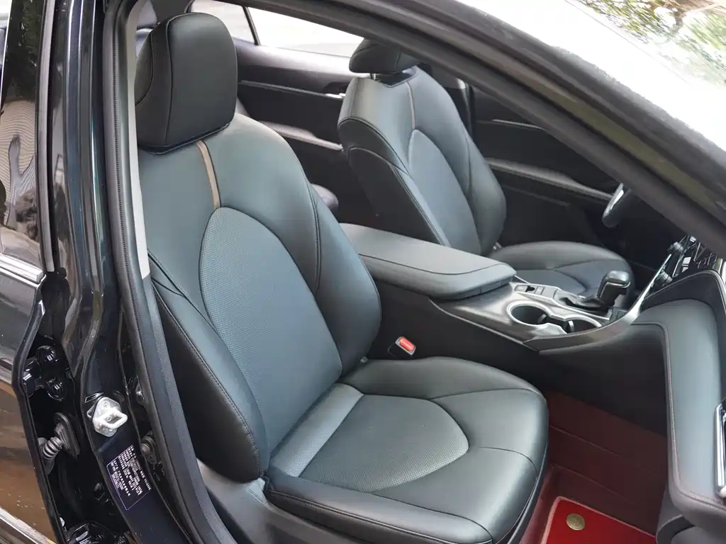 Toyota Camry 2023 — фото 19