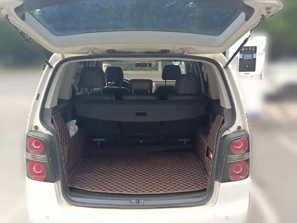 Volkswagen Touran 2015 — фото 10