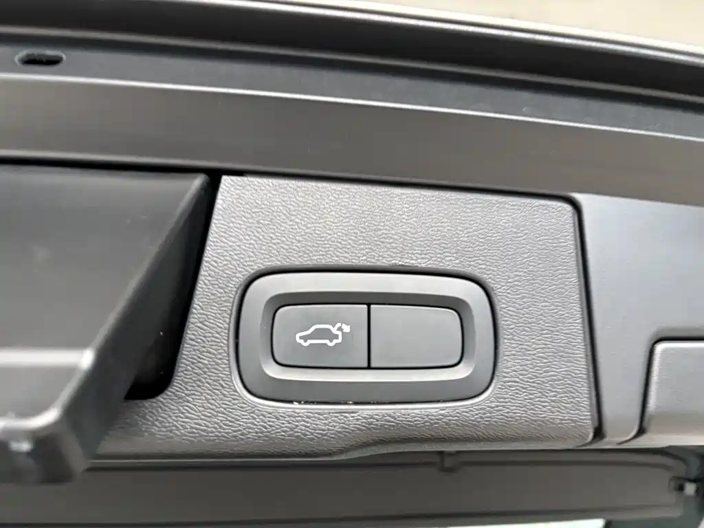Volvo XC60 2025 — фото 27
