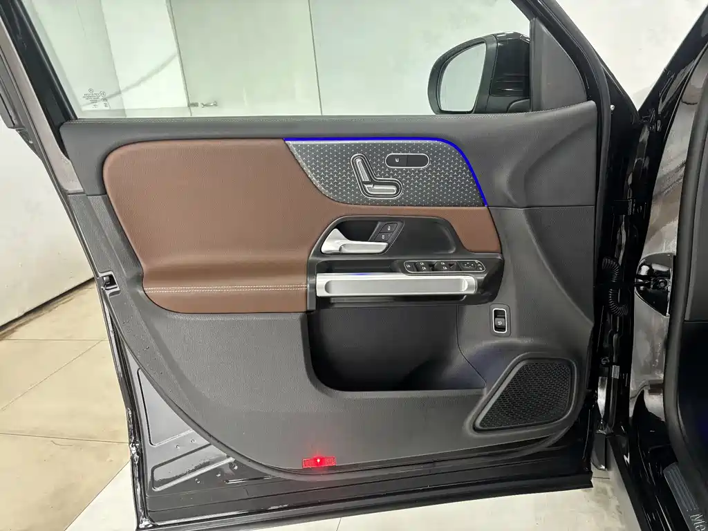 Mercedes-Benz GLB 2025 — фото 11