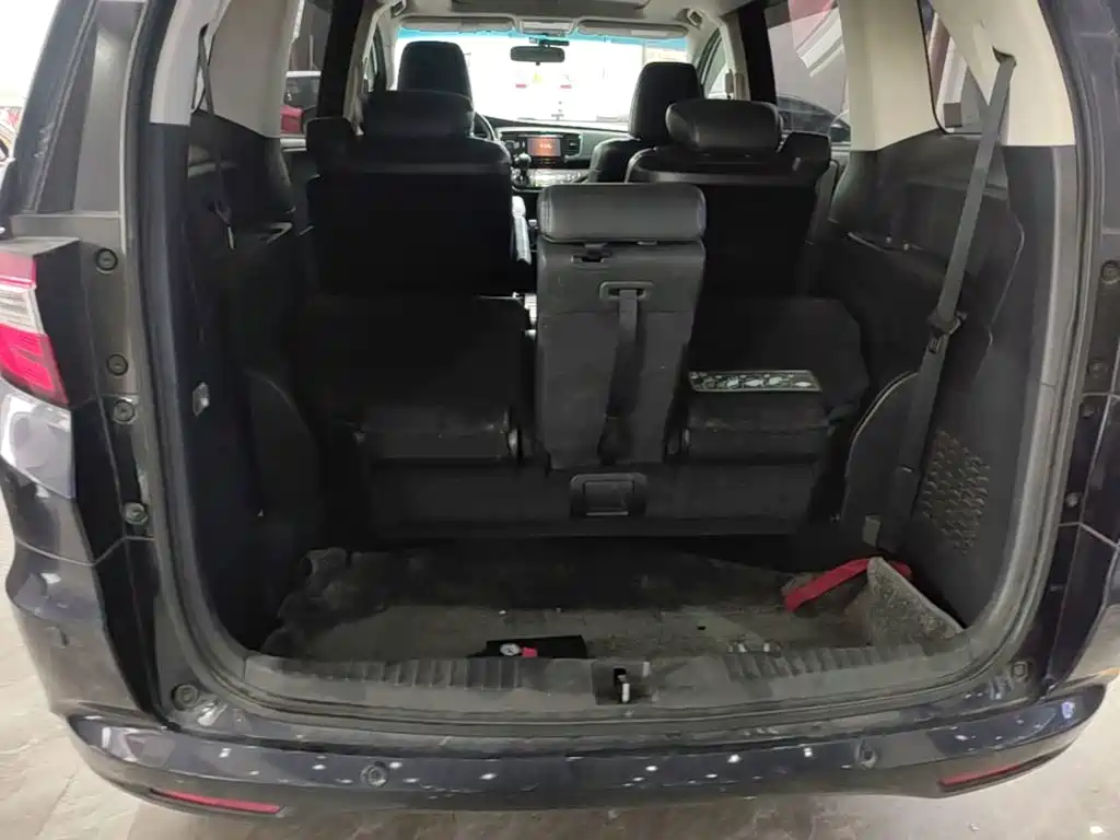 Honda Odyssey 2016 — фото 19