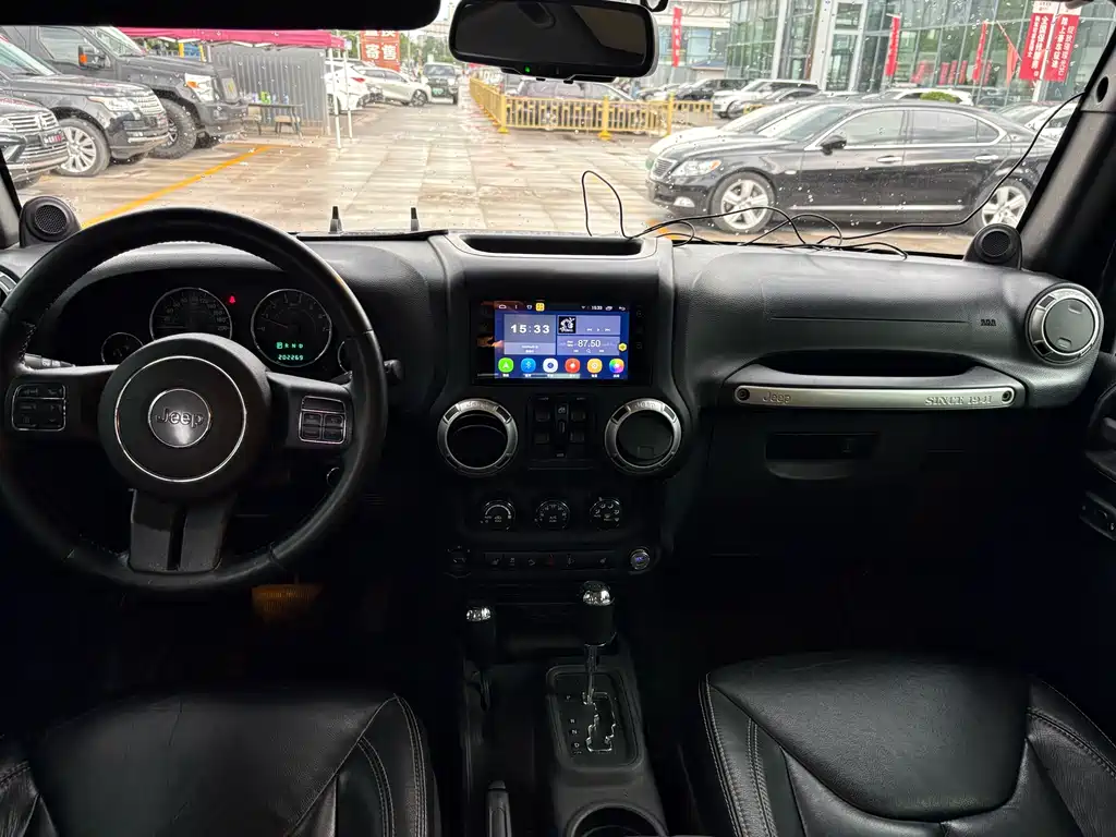 Jeep Wrangler 2014 — фото 11