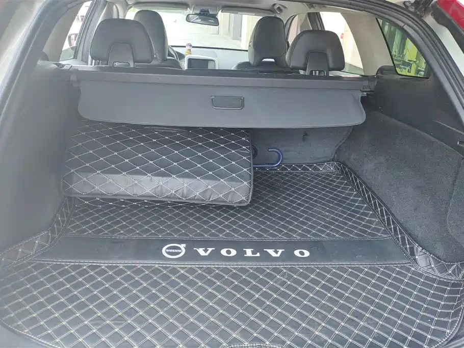 Volvo XC60 2017 — фото 4