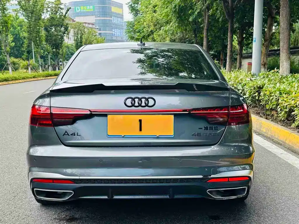 Audi A4L 2021
