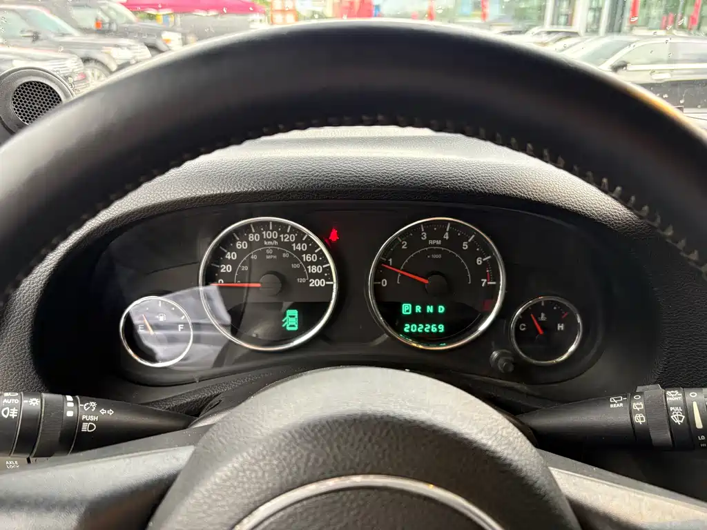 Jeep Wrangler 2014 — фото 10