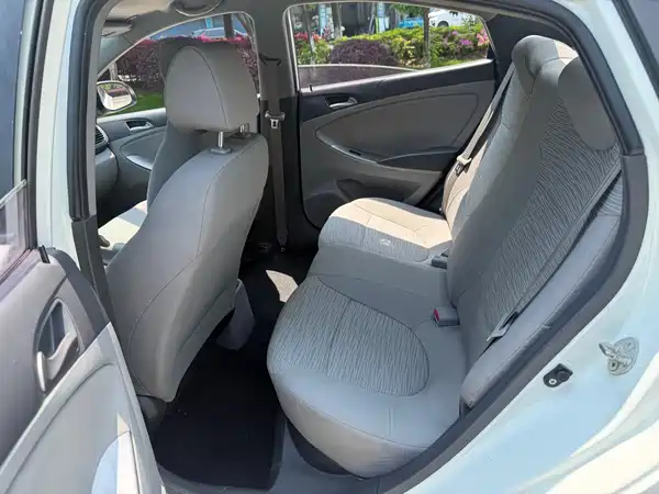 Hyundai Accent 2014