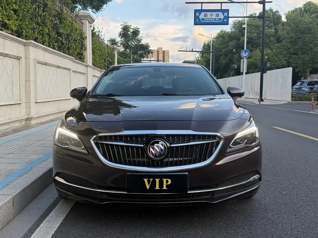 Buick LaCrosse 2018 — фото 2