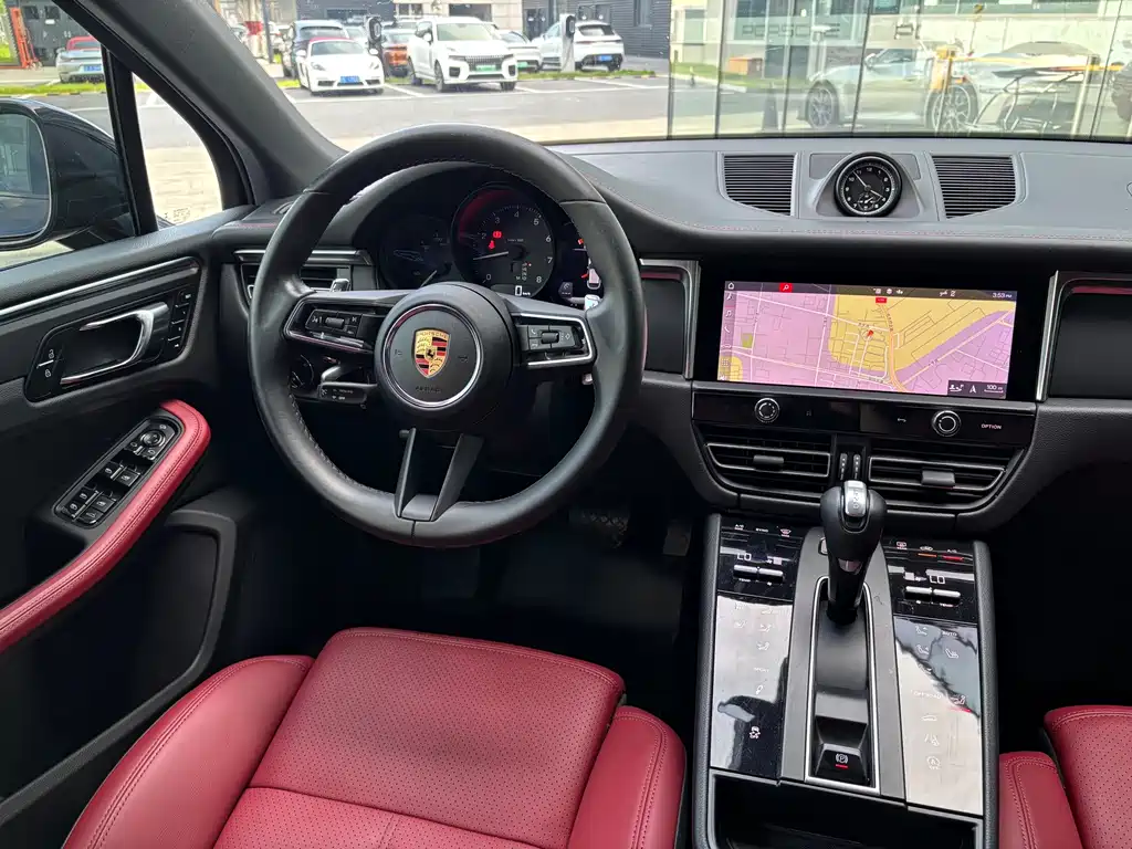 Porsche Macan 2023 — фото 28