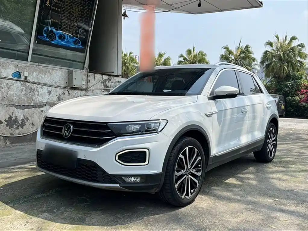 Volkswagen T-Roc 2023 — фото 1