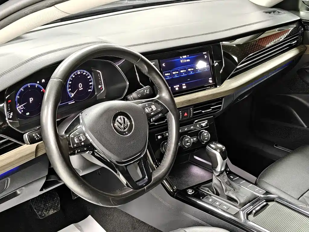 Volkswagen Passat 2019 — фото 8