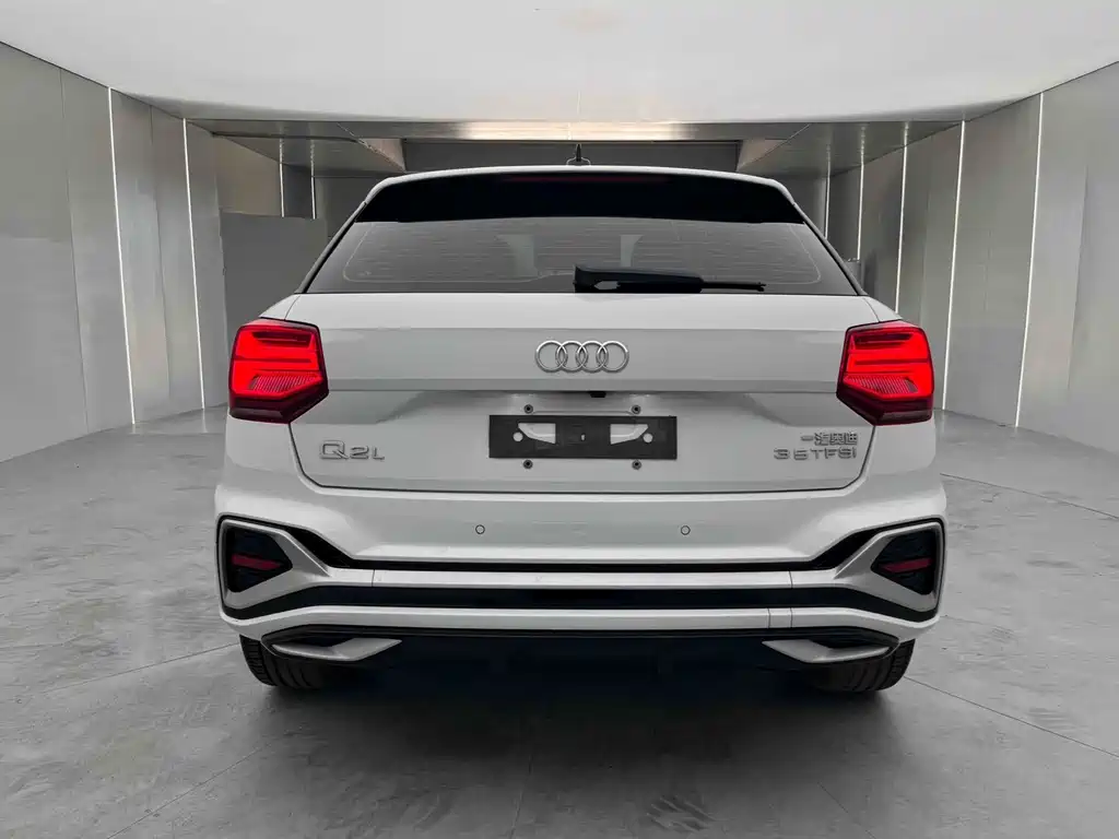 Audi Q2L 2022 — фото 19