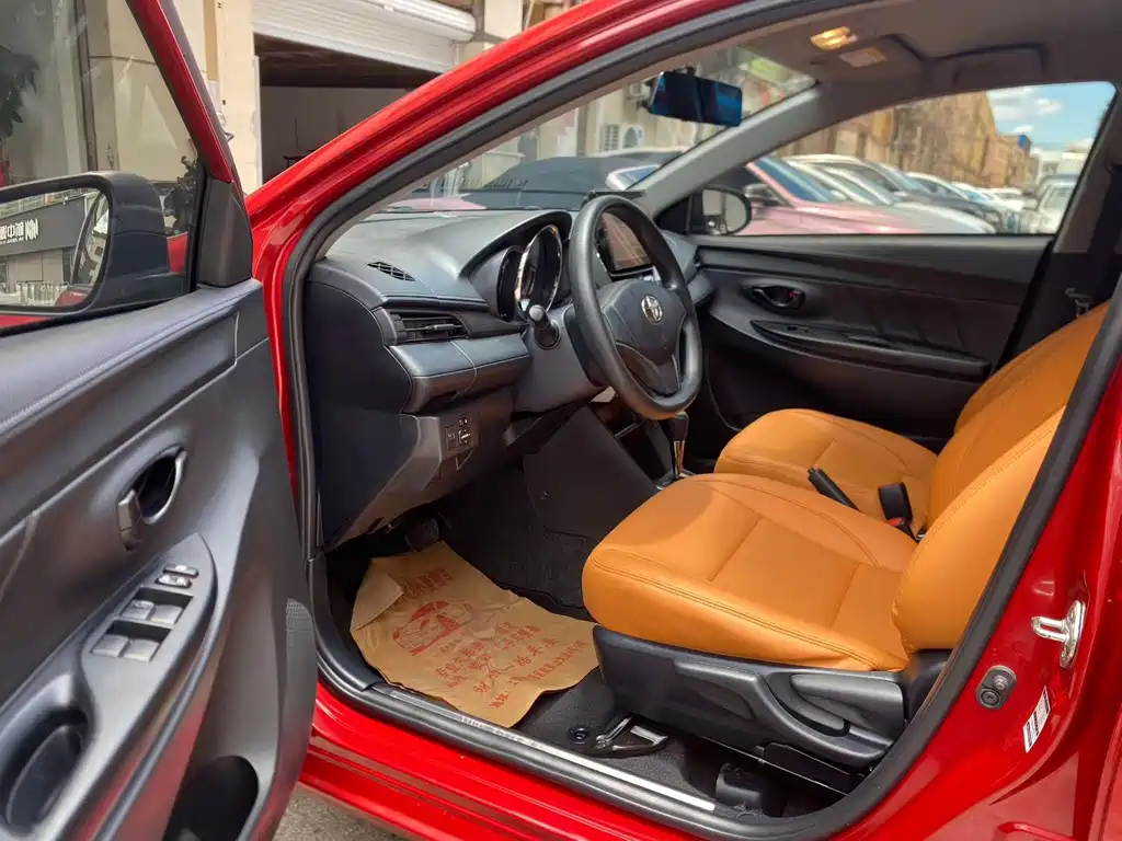 Toyota Yaris L 2020