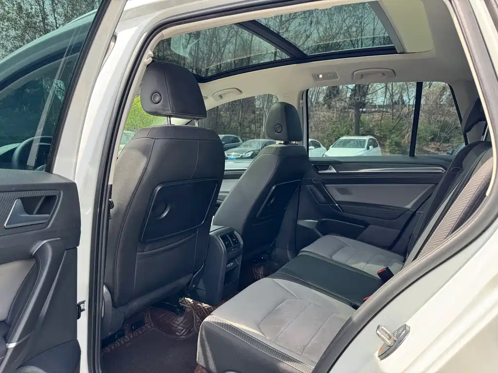 Volkswagen Golf Sportsvan 2019 — фото 14