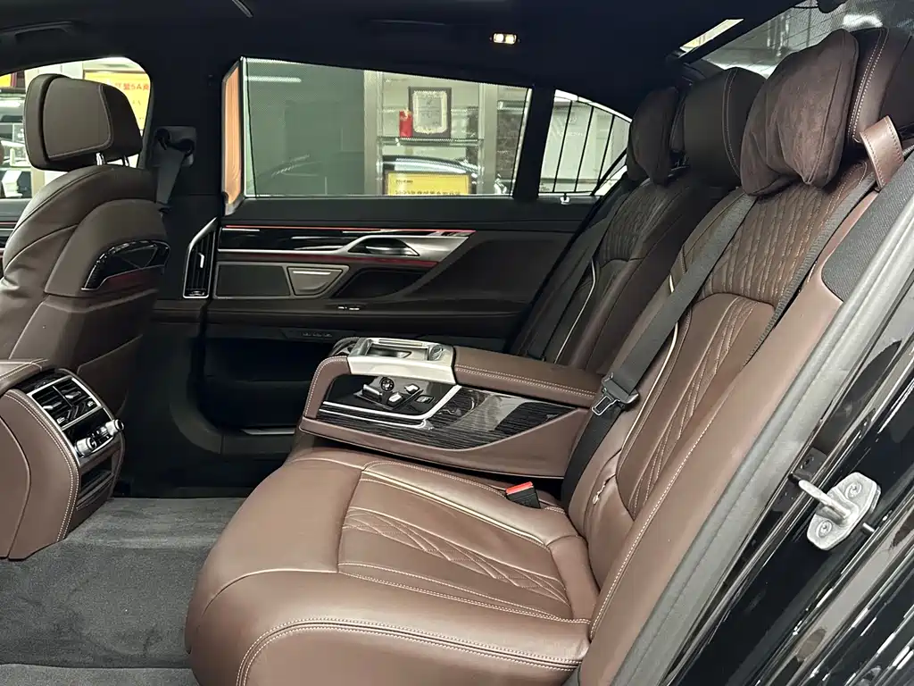BMW 7 Series 2022 — фото 9