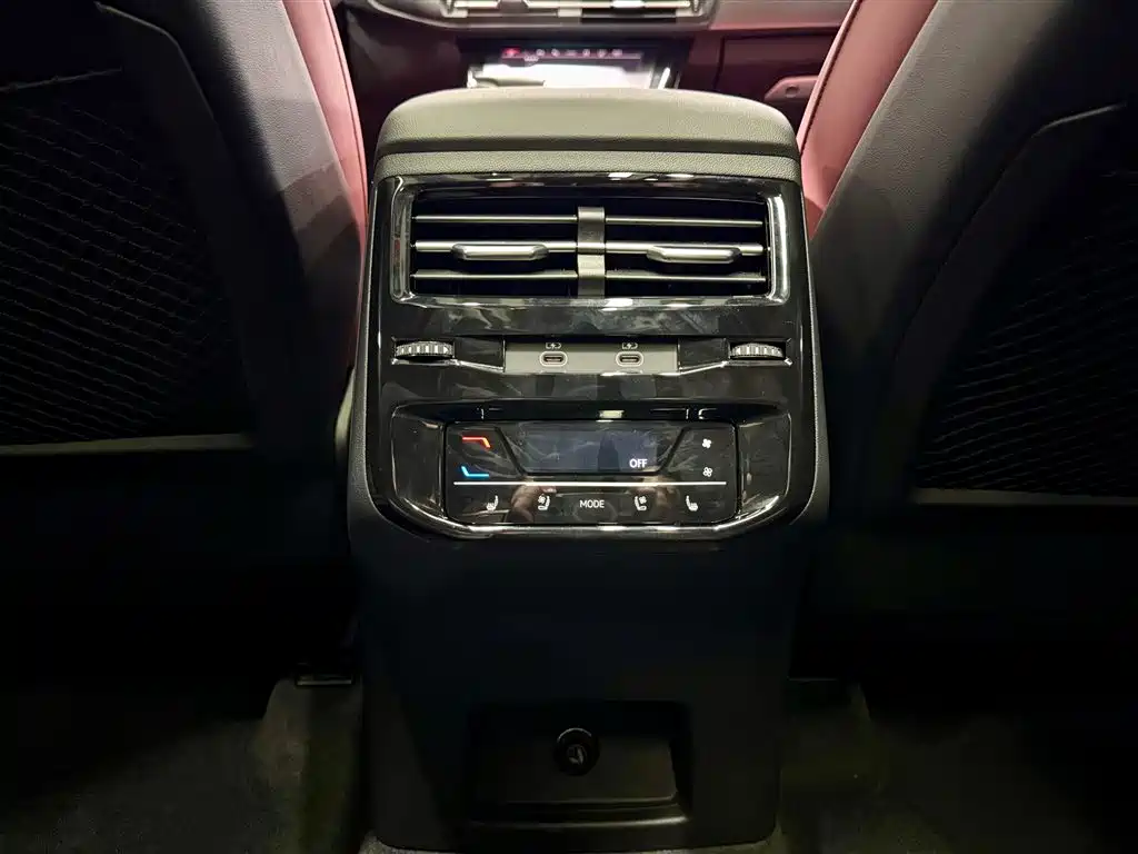 Audi Q6 2023 — фото 27