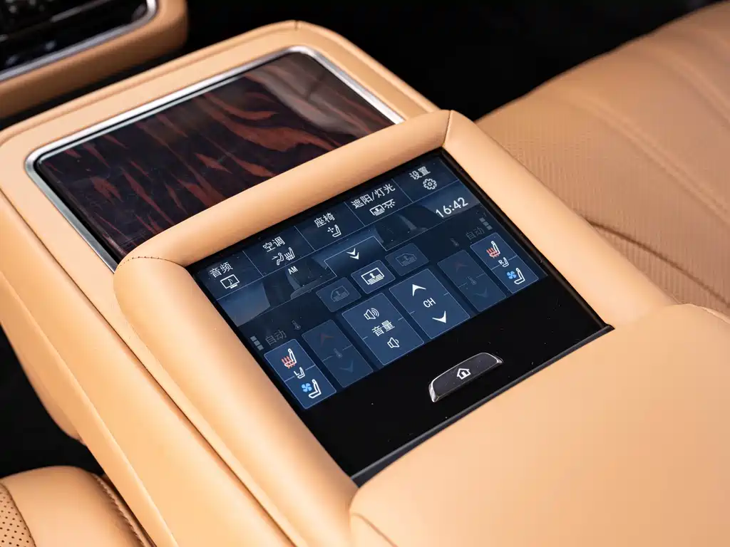 Lexus LS 2021 — фото 19