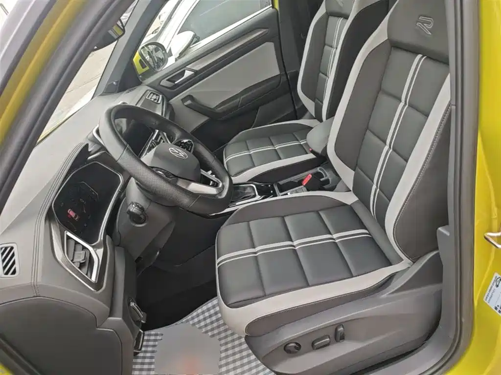 Volkswagen T-Roc 2023 — фото 15