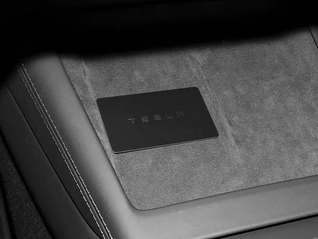 Tesla Model 3 2025 — фото 12
