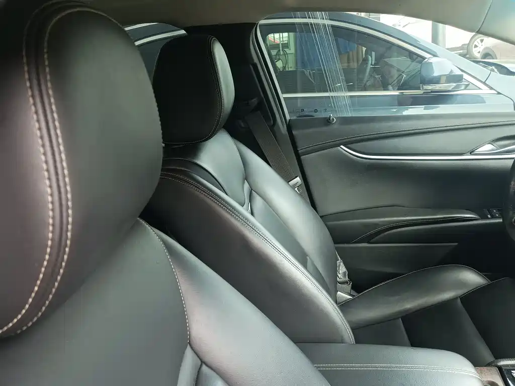 Cadillac XTS 2018 — фото 13