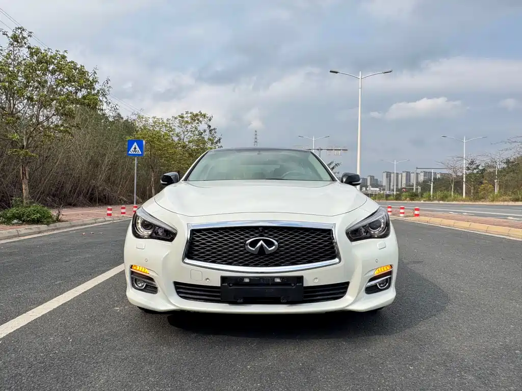 Infiniti Q50L 2017 — фото 3