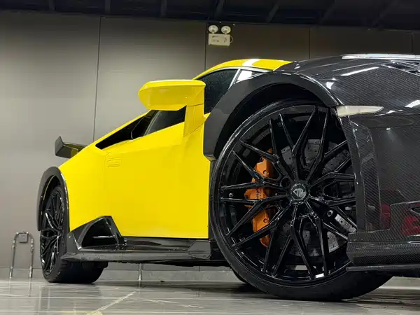 Lamborghini Huracan 2015