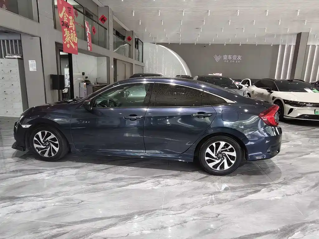 Honda Civic 2017 — фото 8