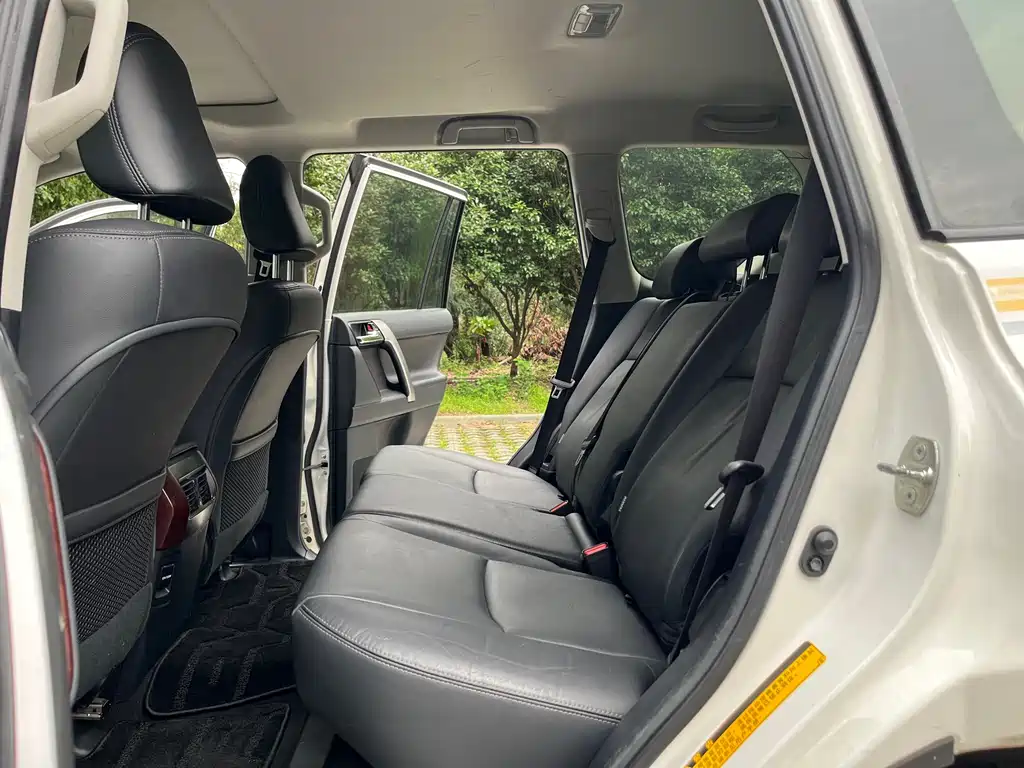 Toyota Prado 2015 — фото 10
