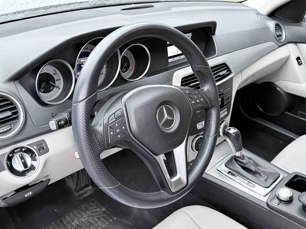 Mercedes-Benz C-Class 2015 — фото 10