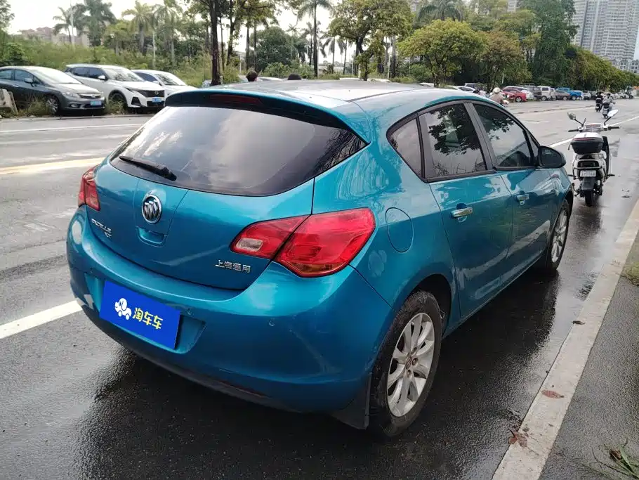 Buick Excelle 2012
