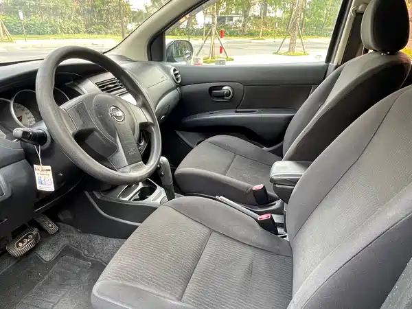 Nissan Livina 2010