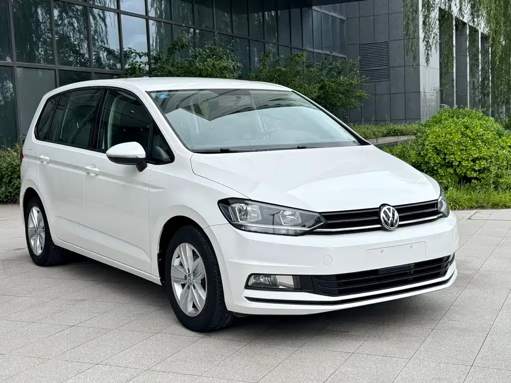 Volkswagen Touran 2017 — фото 3