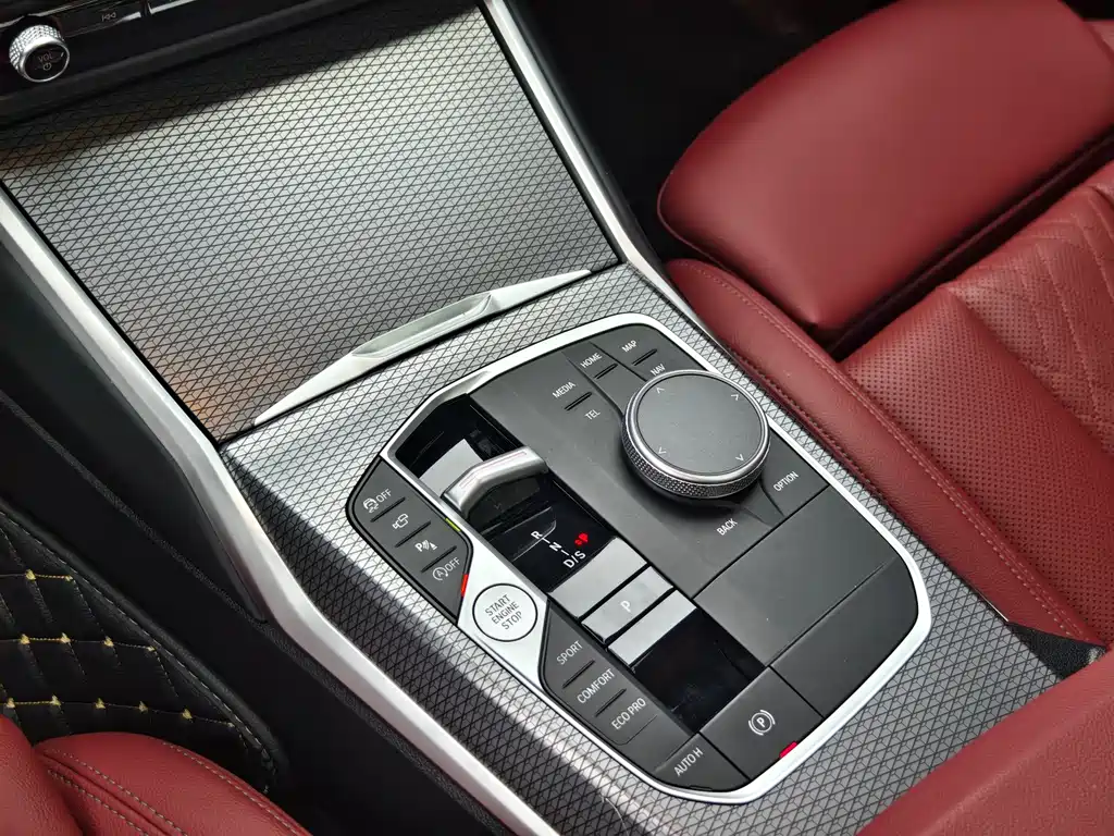 BMW 3 Series 2024 — фото 12