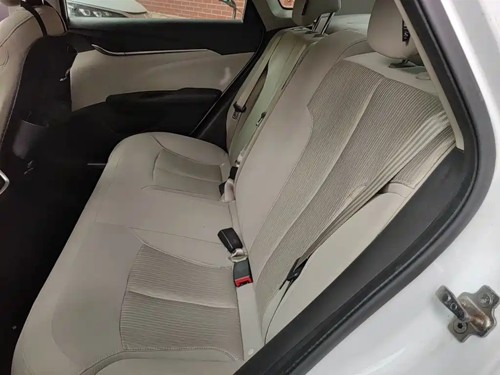 Buick Excelle 2015 — фото 15