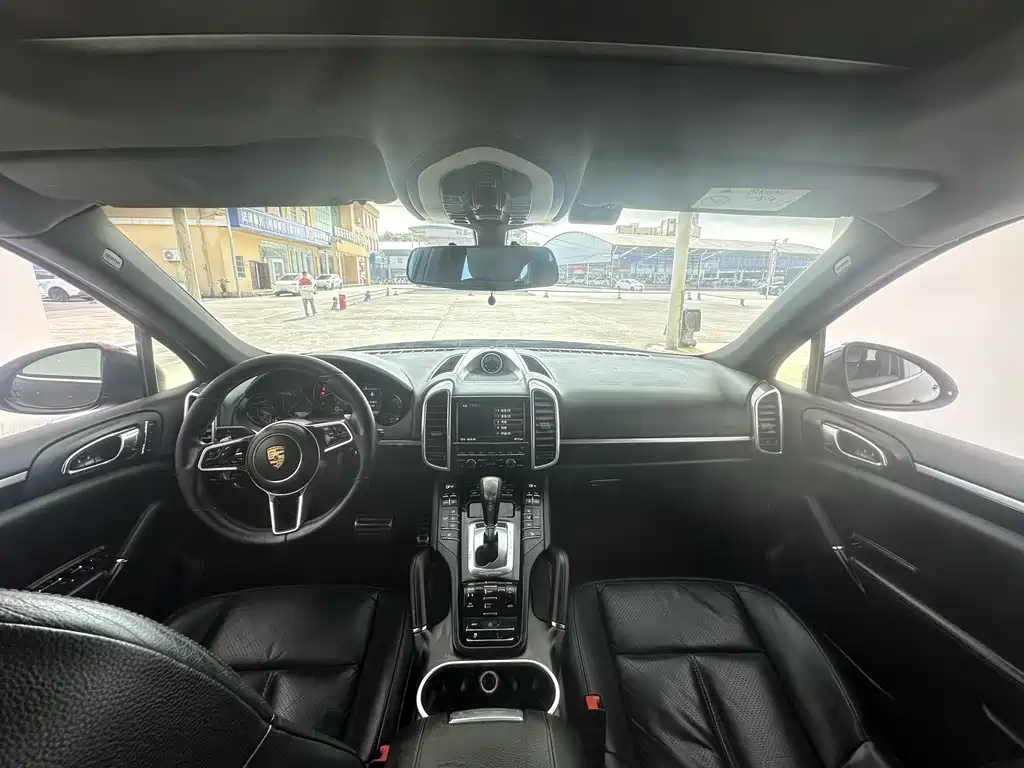 Porsche Cayenne 2015 — фото 11