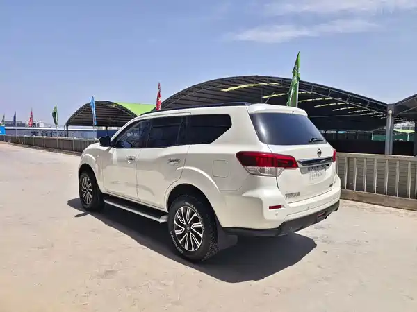 Nissan Terra 2019