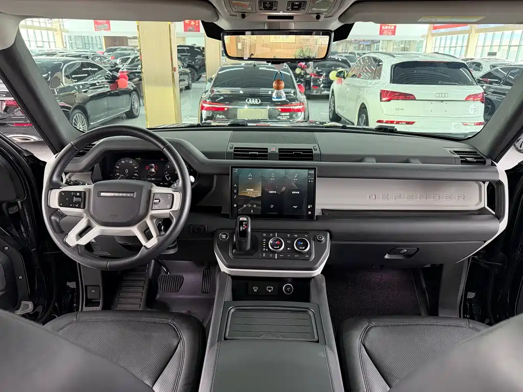 Land Rover Defender 2024 — фото 11