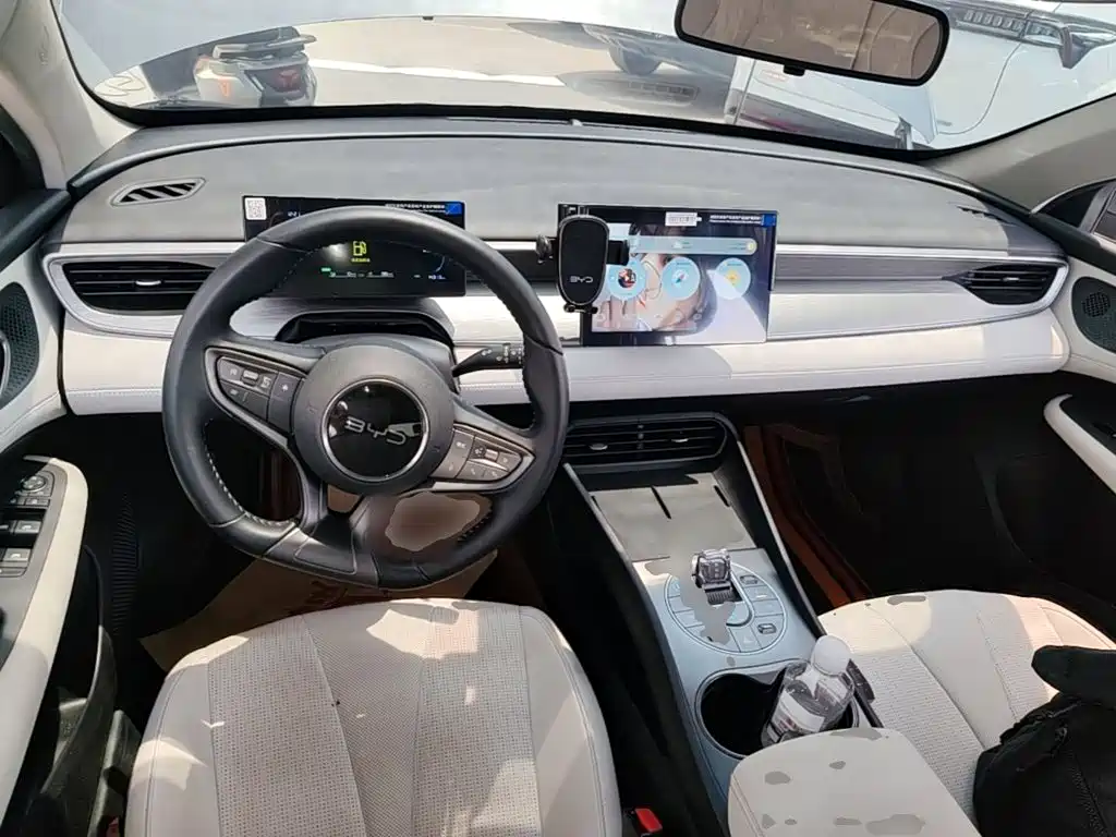 BYD Seal 05 DM-i 2025 — фото 10