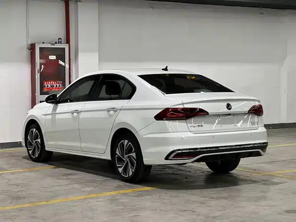 Volkswagen Bora 2023