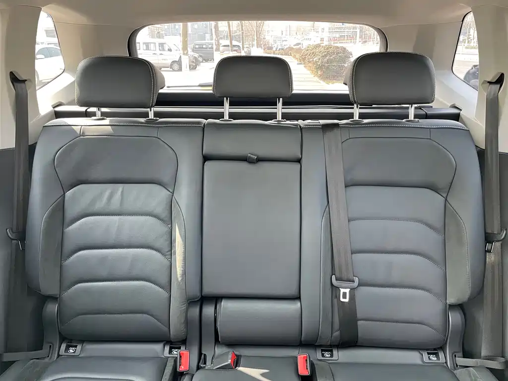 Volkswagen Tiguan L 2018 — фото 9