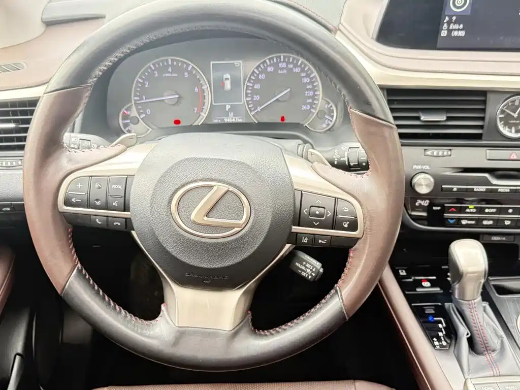 Lexus RX 2020 — фото 16
