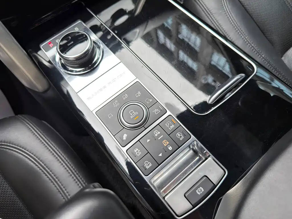 Land Rover Range Rover 2018 — фото 13