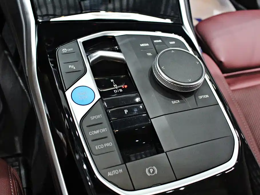 BMW i3 2023 — фото 8
