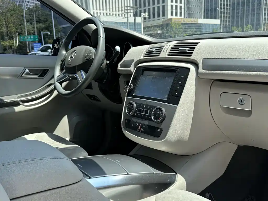 Mercedes-Benz R-Class 2016 — фото 14