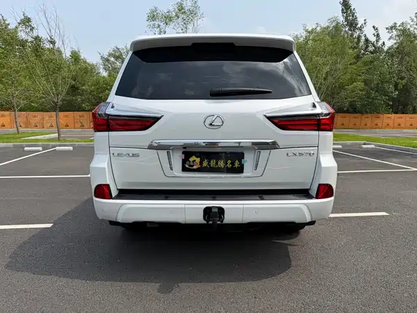 Lexus LX 2017