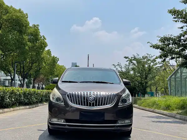 Buick GL8 2013