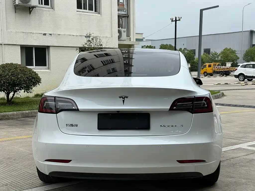Tesla Model 3 2019 — фото 12